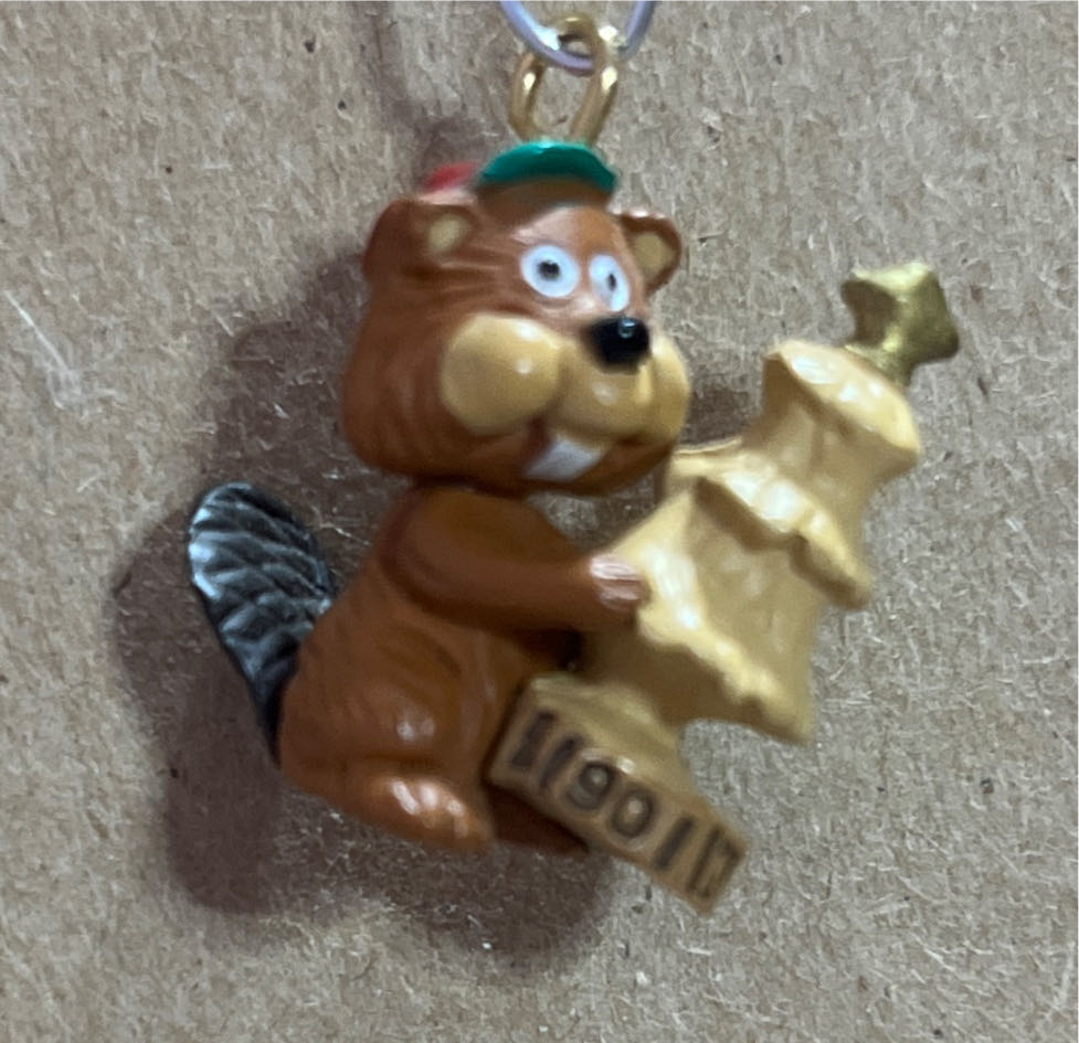 Busy Carver  ornament collectible [Barcode 070000027659] - Main Image 3