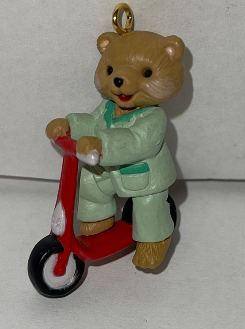 Scooting Along - Artists’ Favorites (Bear, Scooter, Mini) ornament collectible [Barcode 015012118230] - Main Image 4