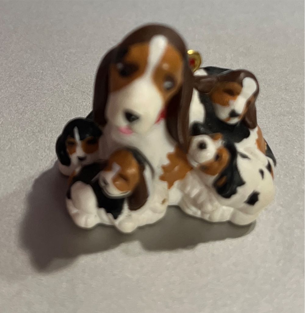 Lulu & Family - Miniature (Artists’ Favorites) ornament collectible [Barcode 070000027673] - Main Image 4