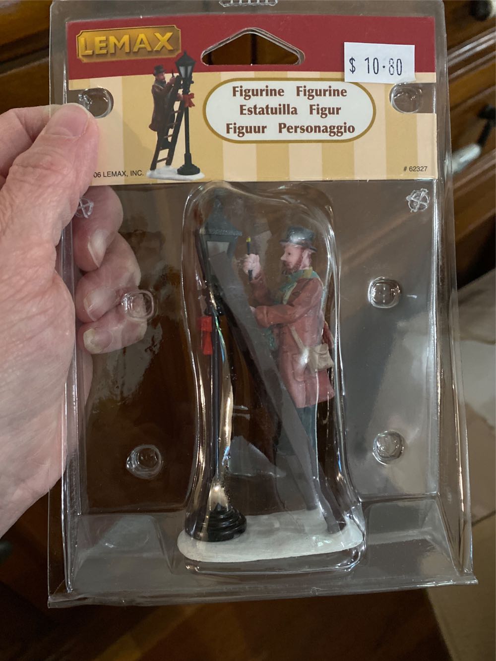 62327 Lamplighter - Figurines (General) ornament collectible [Barcode 728162623270] - Main Image 1