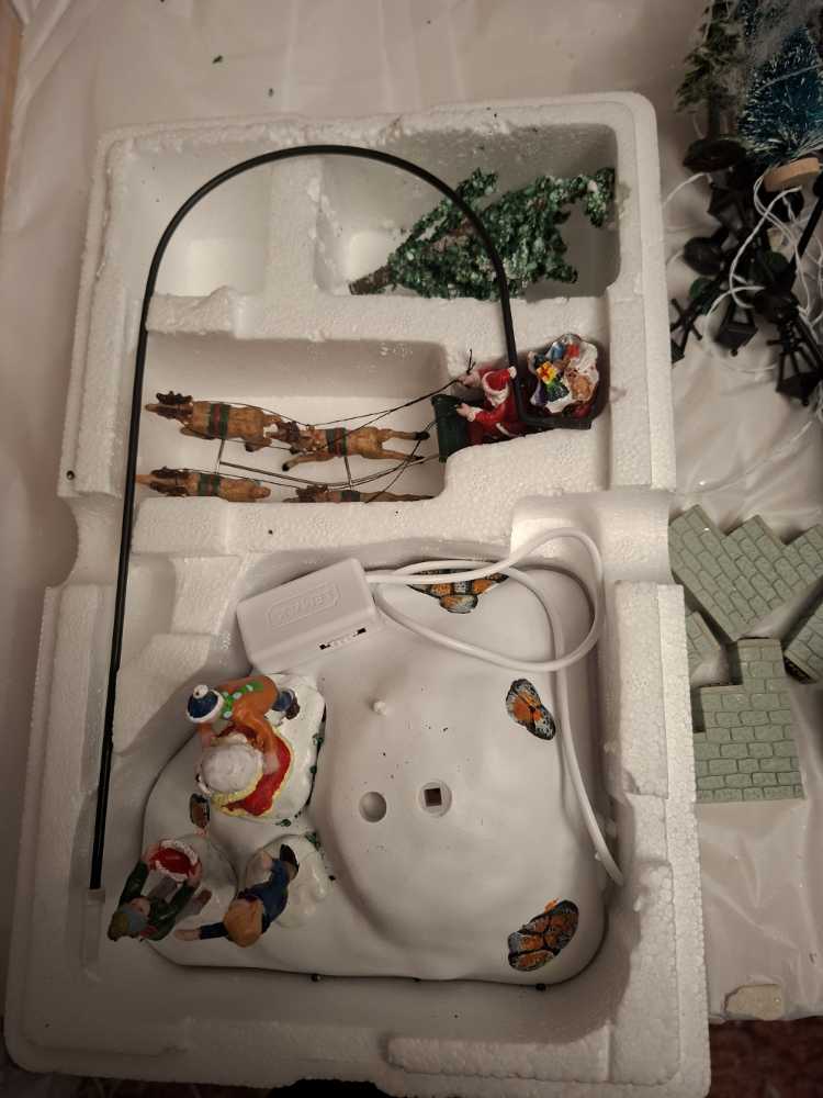 Santa Claus Is Coming to Town #54353 - General (Sights & Sounds) ornament collectible [Barcode 728162543530] - Main Image 2