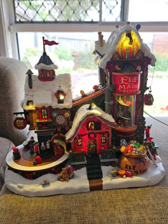 Lemax Elf Made Toy Factory Santa’s Wonderland #75190 - Lights, Movement & Sound (Sights & Sounds) ornament collectible [Barcode 728162751904] - Main Image 2