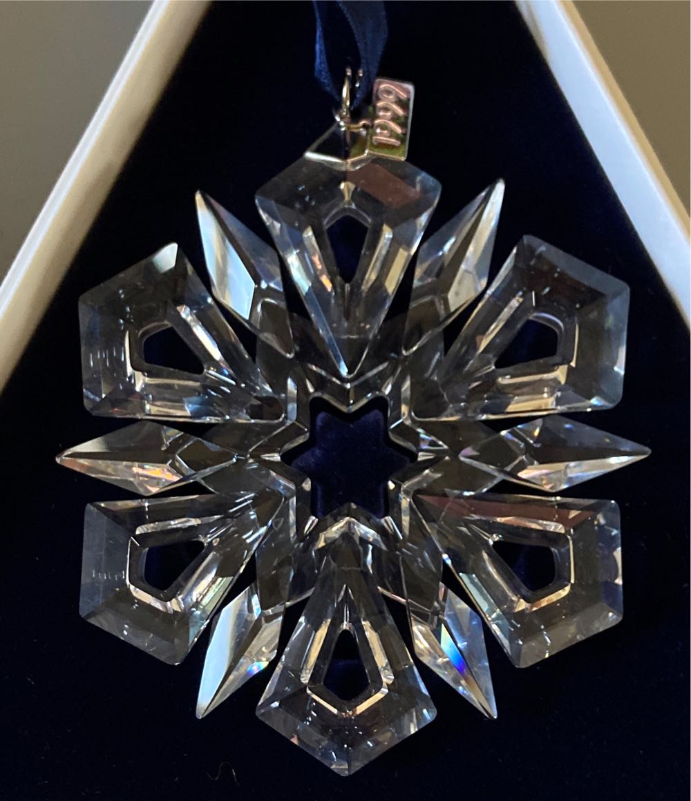 Swarovski 1999 Christmas Ornament 1999 - SCS Annual Edition Ornament (Snowflake) ornament collectible [Barcode 9003142359136] - Main Image 2