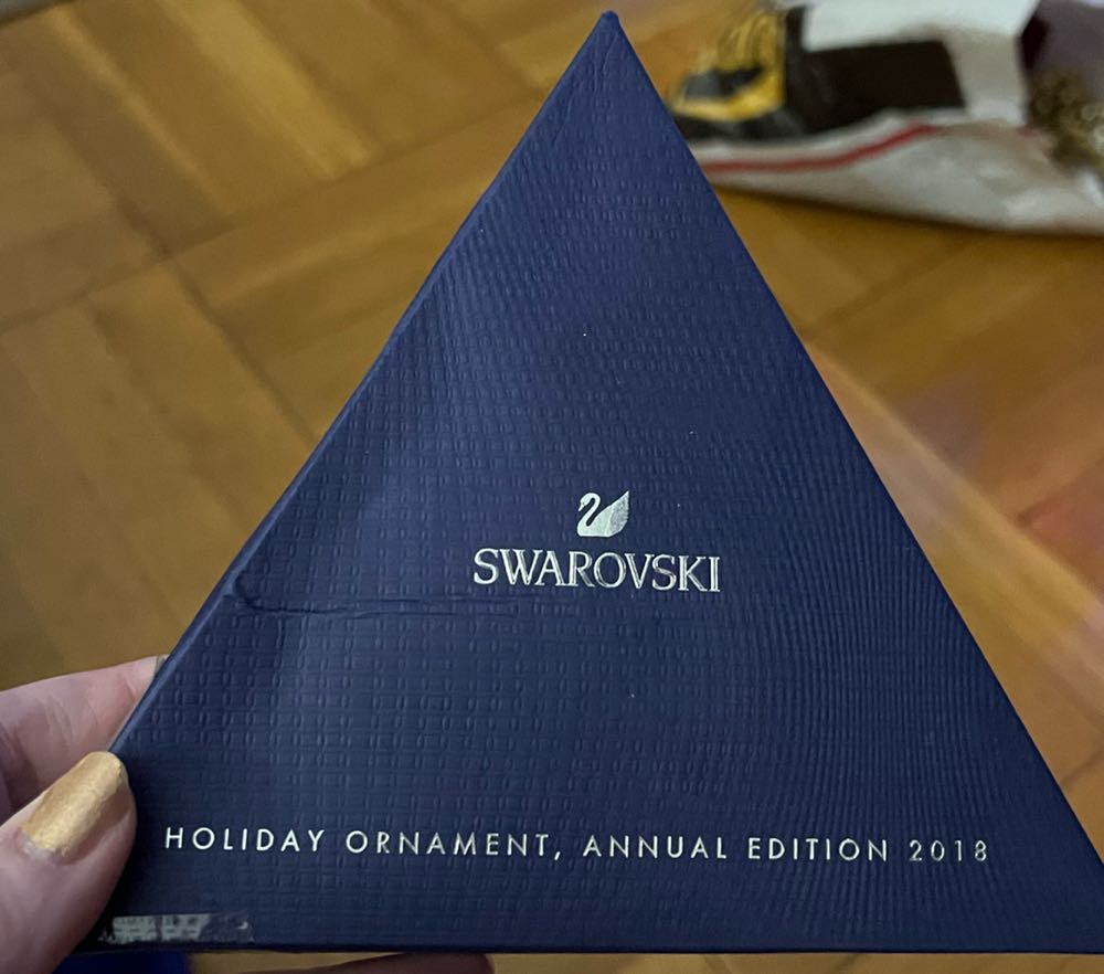 2018 Annual Ornament - Annual Snowflake ornament collectible [Barcode 768549685873] - Main Image 3