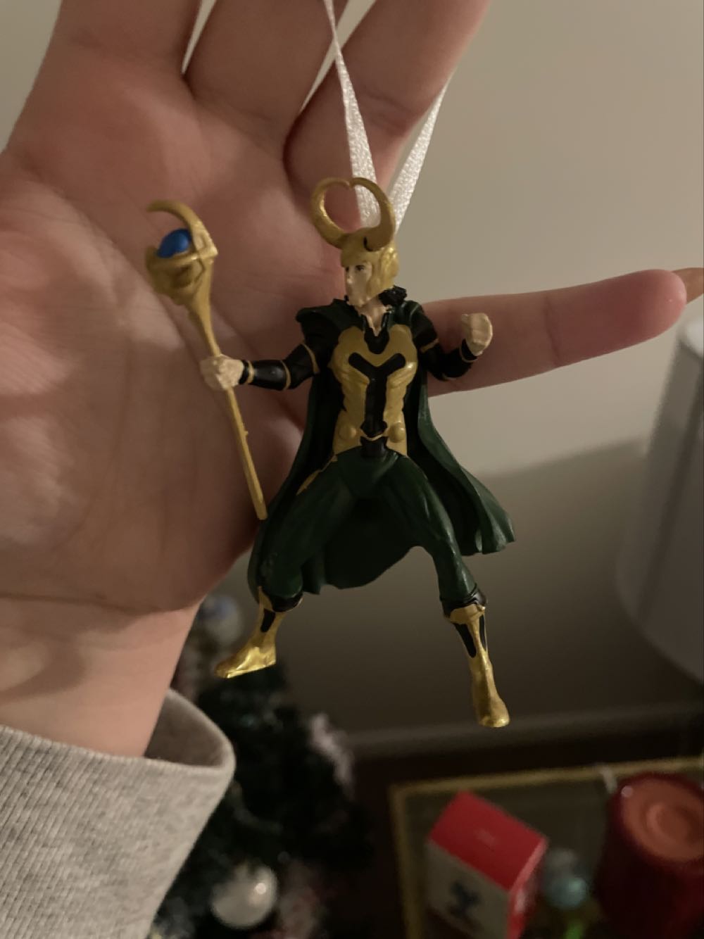 Loki - Redbox ornament collectible - Main Image 2