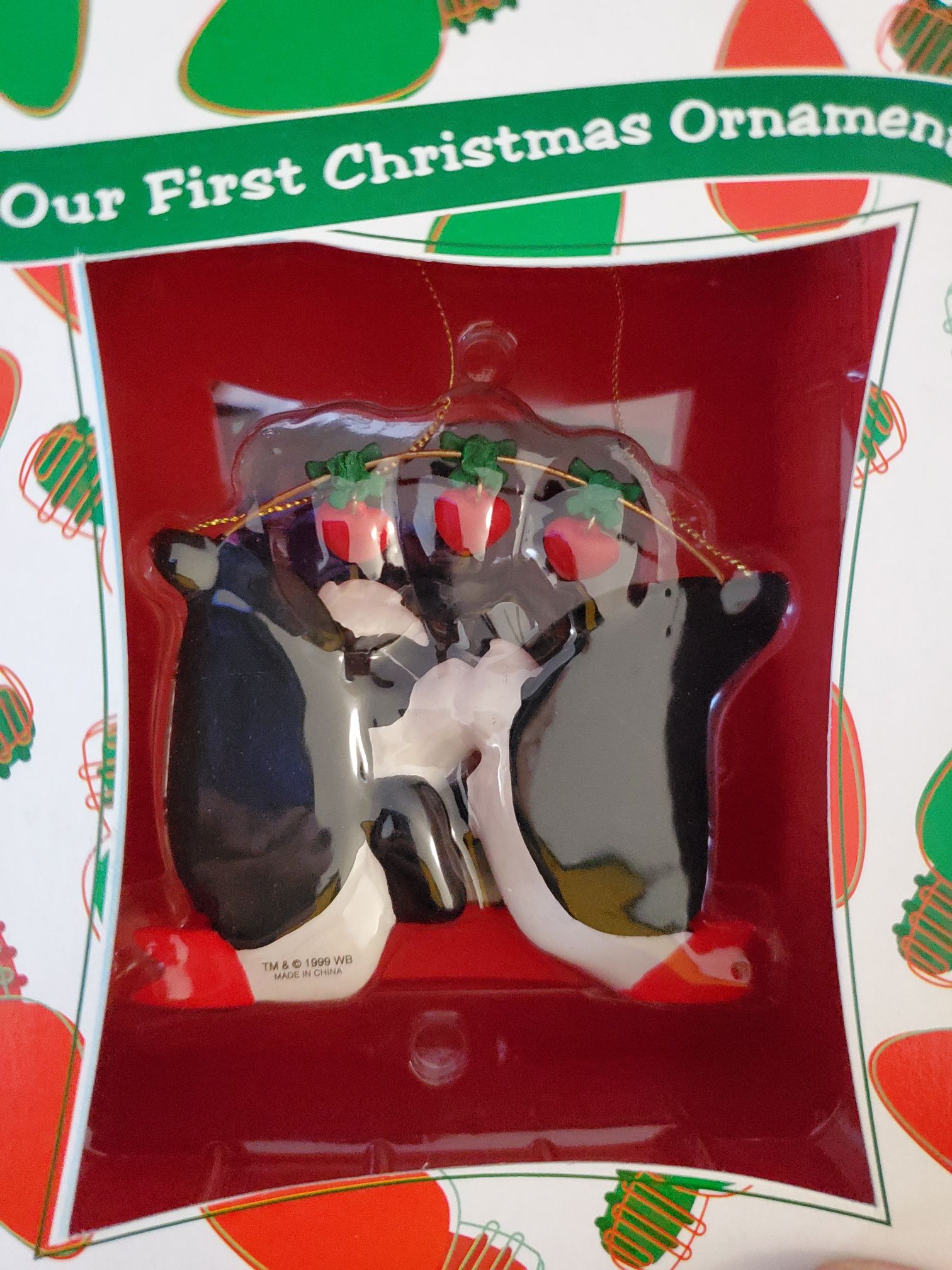 Our First Christmas Ornament - Pepe Le Pew (Looney Tunes) ornament collectible [Barcode 447010156004] - Main Image 2