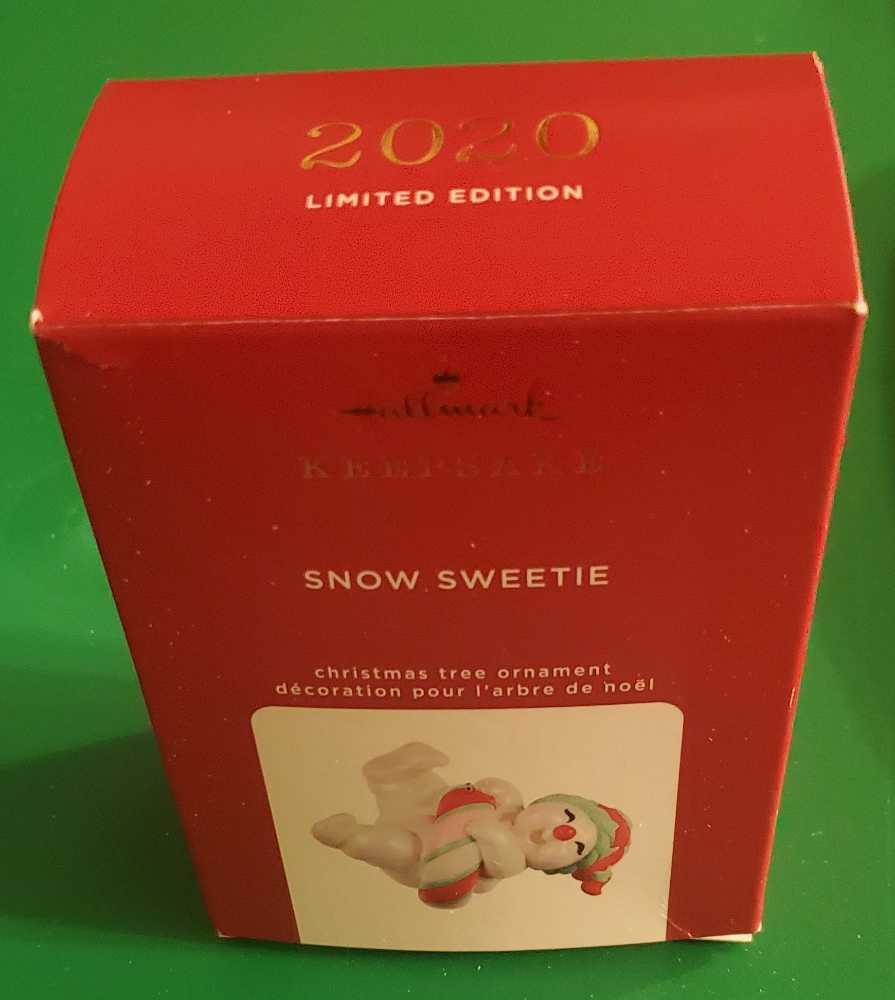 Snow Sweetie 2020 - VIP (Limited Editional) ornament collectible - Main Image 3