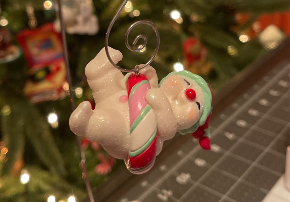 Snow Sweetie 2020 - VIP (Limited Editional) ornament collectible - Main Image 4