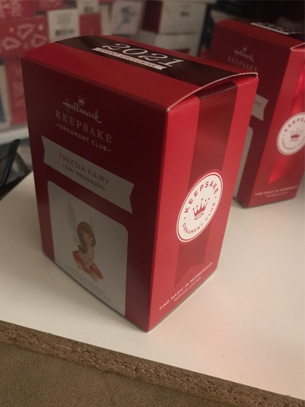 Freesia Fairy - Fairy Messengers (Event Exclusive Repaint) ornament collectible - Main Image 4