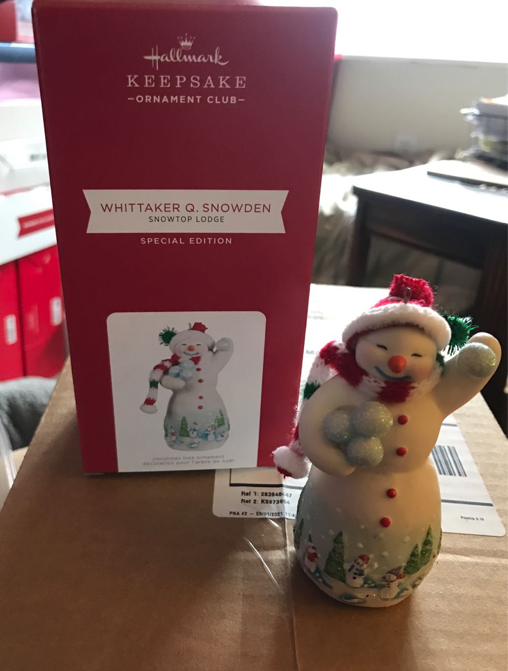 Snowtop Lodge Whittaker Q Snowden  Club Exclusive - Snowtop Lodge (Snowmen) ornament collectible - Main Image 3