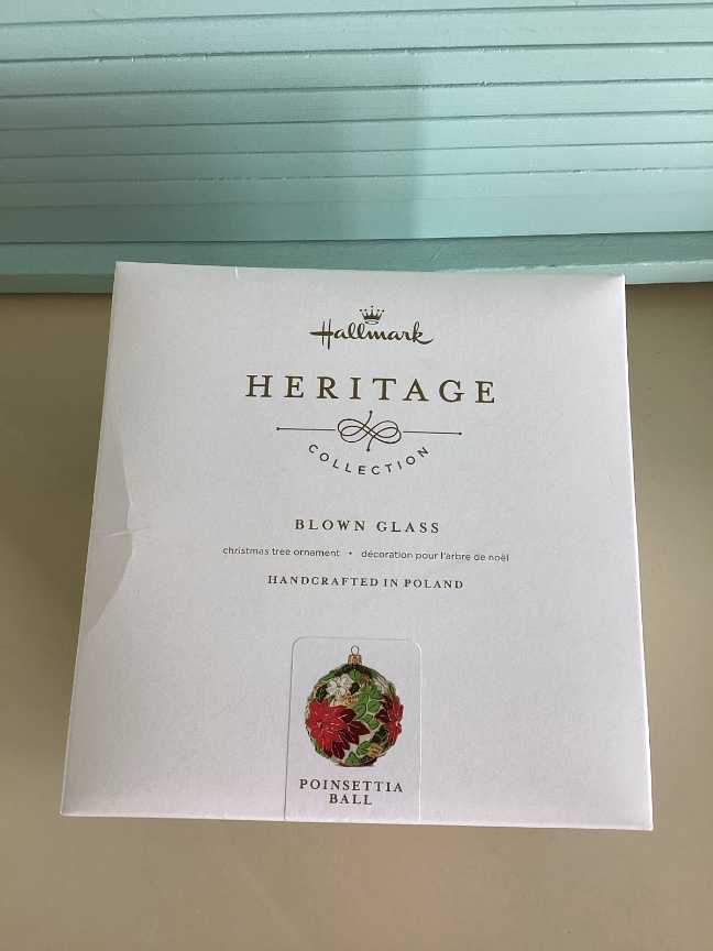 Poinsettia Ball 2018   Heritage Collection - Heritage Collection ornament collectible [Barcode 763795324033] - Main Image 3