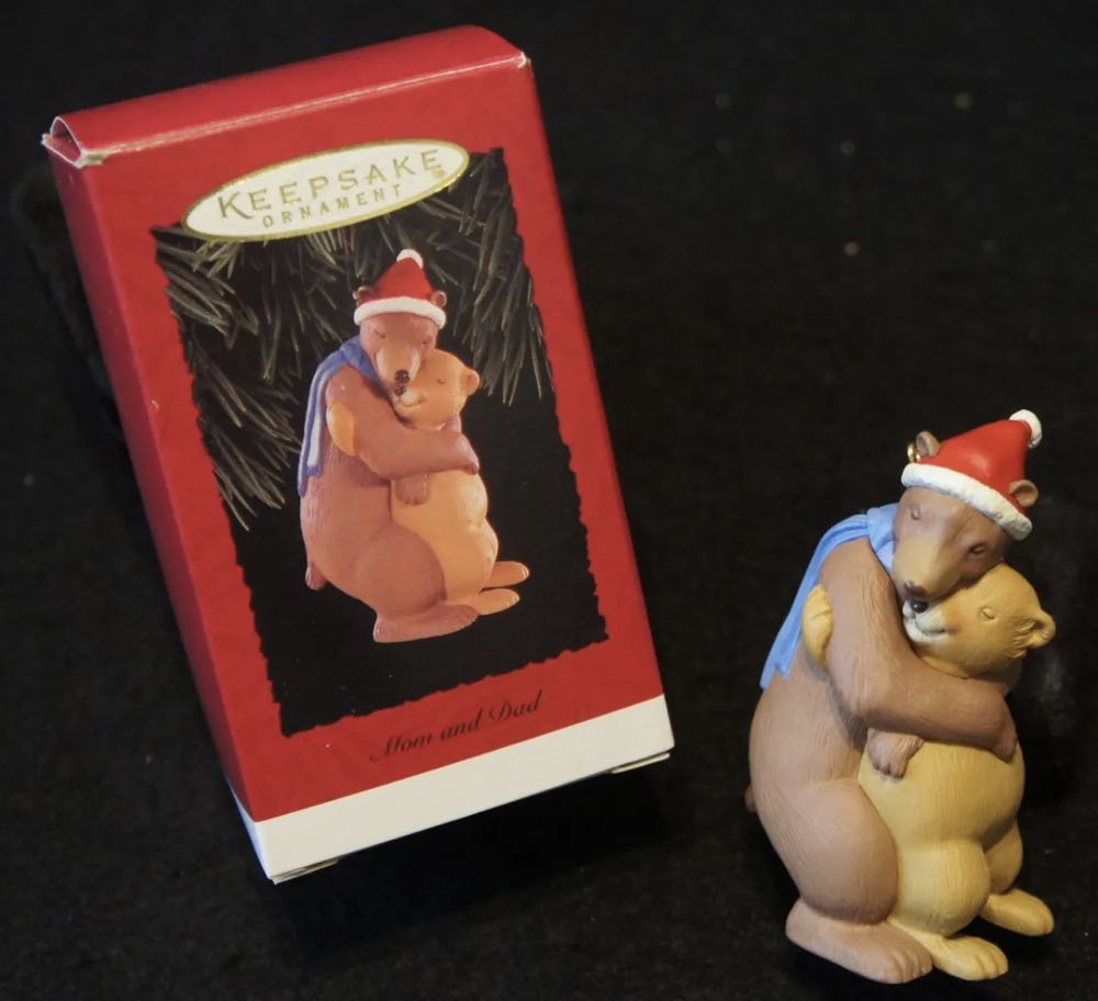 Mom And Dad 1996 - Family (Christmas) ornament collectible [Barcode 015012305432] - Main Image 4