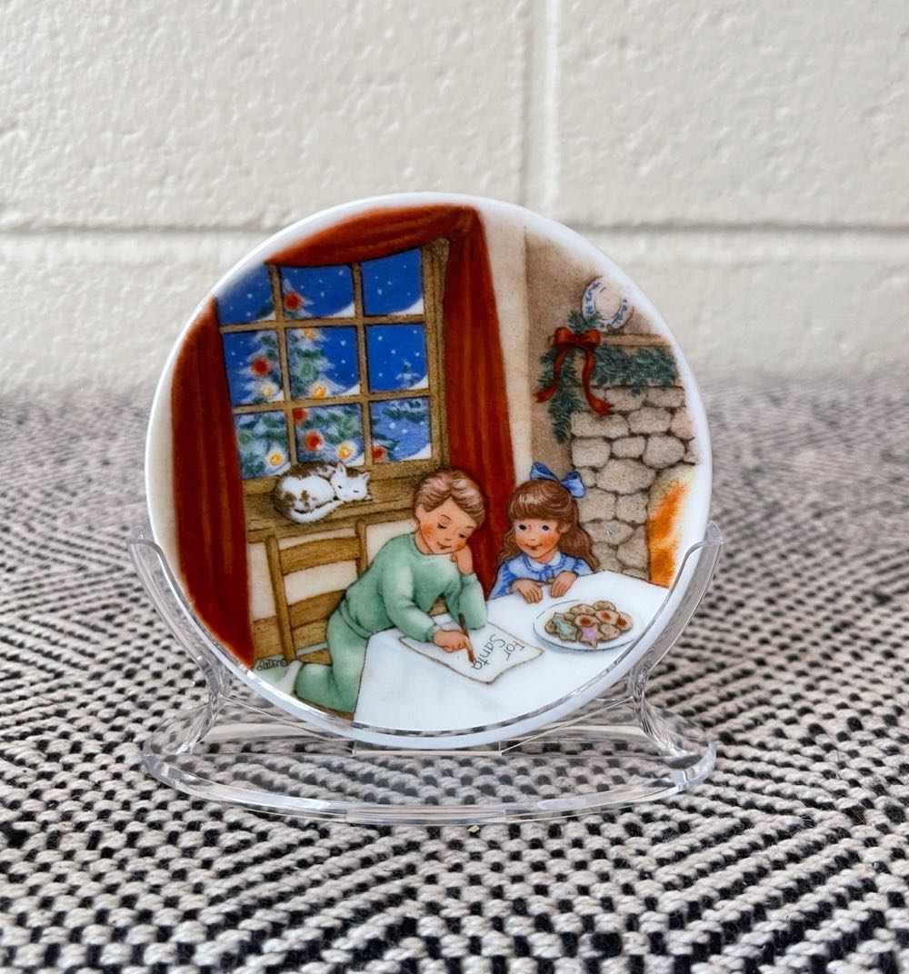 CP#4 -Cookies For Santa - Collector’s Plate (Christmas Eve Scene) ornament collectible [Barcode 070000027444] - Main Image 3