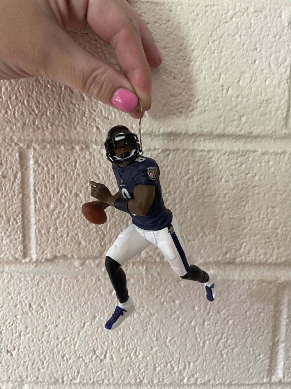Lamar Jackson RECALLED - Baltimore Ravens (NFL) ornament collectible [Barcode 763795692033] - Main Image 3