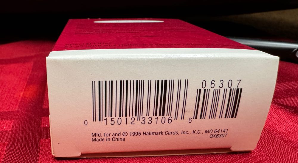 Happy Holidays Photo Holder - Hallmark Keepsake (Hallmark Keepsake Collectors Series) ornament collectible [Barcode 015012331066] - Main Image 4