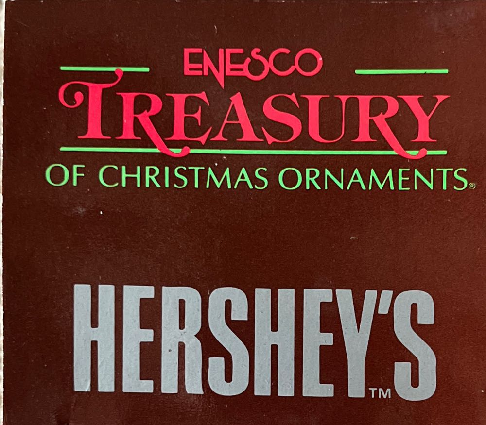 Enesco. Treasury Of Christmas Ornaments. Hershey’s. 1992. Merry Kisses. - Enesco (Merry Kisses) ornament collectible [Barcode 045544078702] - Main Image 3