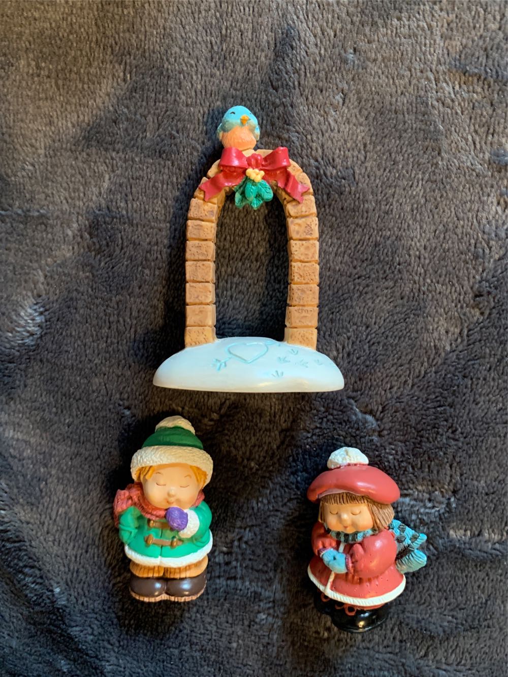 Merry Miniatures Bashful Mistletoe - Merry Miniatures (Mistletoe) ornament collectible [Barcode 015012364620] - Main Image 3