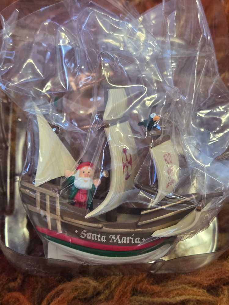 Santa Maria - American Commorative (Santa) ornament collectible [Barcode 070000027482] - Main Image 4