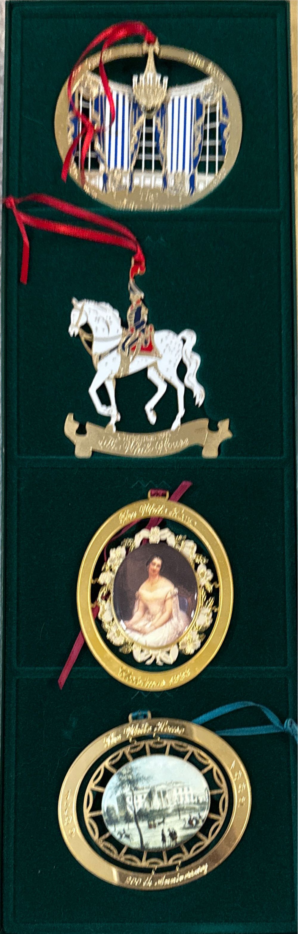 White House Christmas Ornament 1990-1993 - White House Christmas Ornament (White House Ornaments) ornament collectible [Barcode 634228348882] - Main Image 3