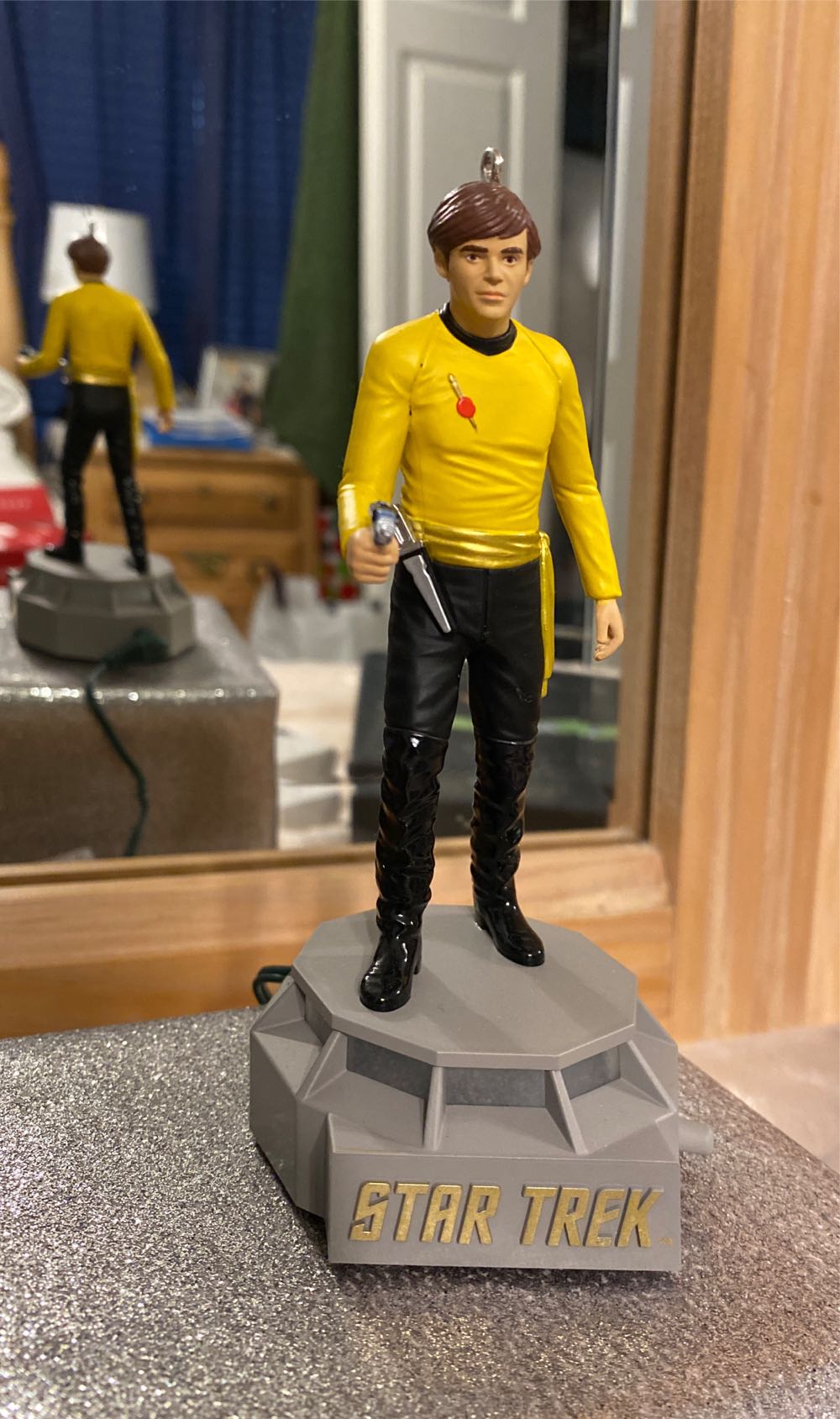Ensign Pavel Chekov - Trevor (Star Trek Storytellers) ornament collectible [Barcode 763795698912] - Main Image 3