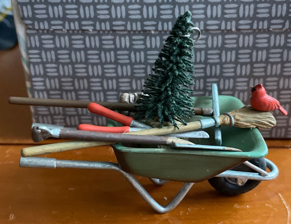 MBNS’08 A Winter Garden Guest - Nature’s Sketchbook (Marjolein Bastin) ornament collectible [Barcode 795902027469] - Main Image 4