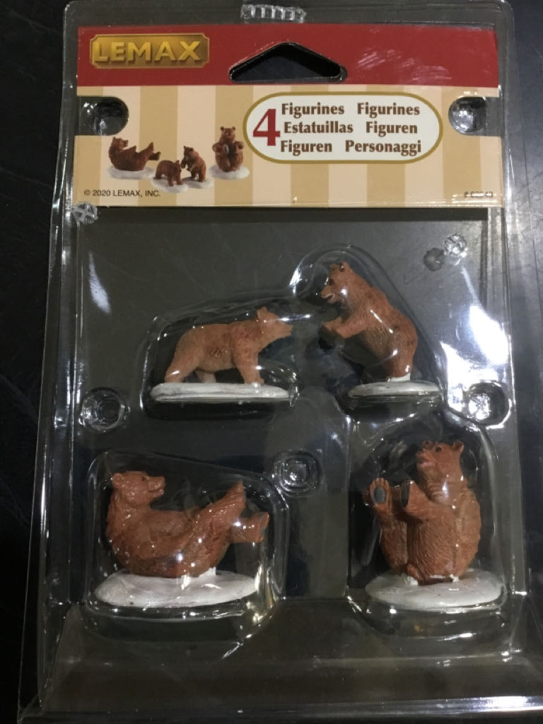 #02943 Bear Family Snow Day - Lemax Vail Village (Animals) ornament collectible [Barcode 728162029430] - Main Image 2