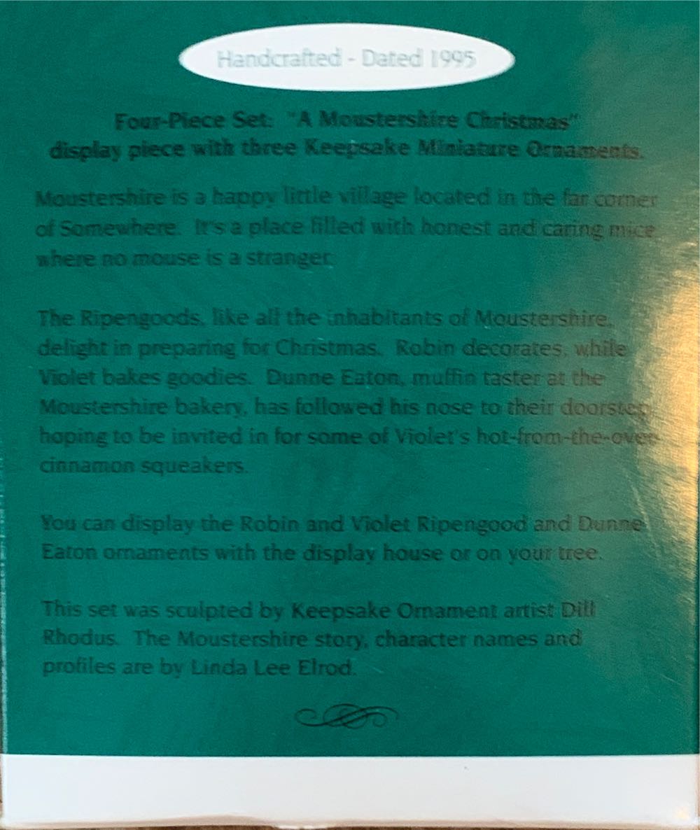 A Moustershire Christmas Special Edition - A Mousetershire Christmas (Christmas Cottage) ornament collectible [Barcode 015012181302] - Main Image 2