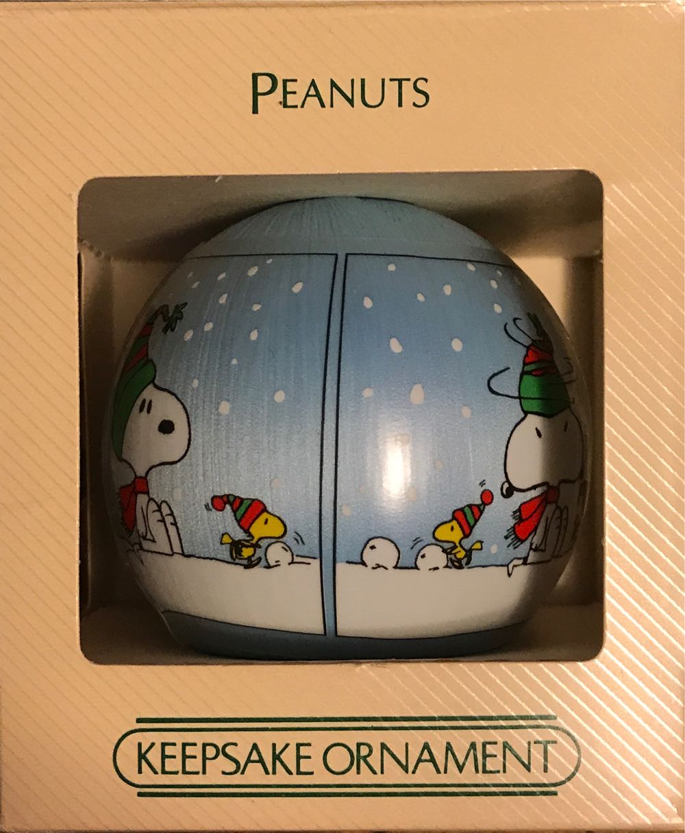 Peanuts Satin Ball 1984  (Peanuts) ornament collectible - Main Image 4