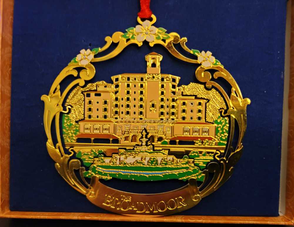 Penguin Mom & Daughter Penguins