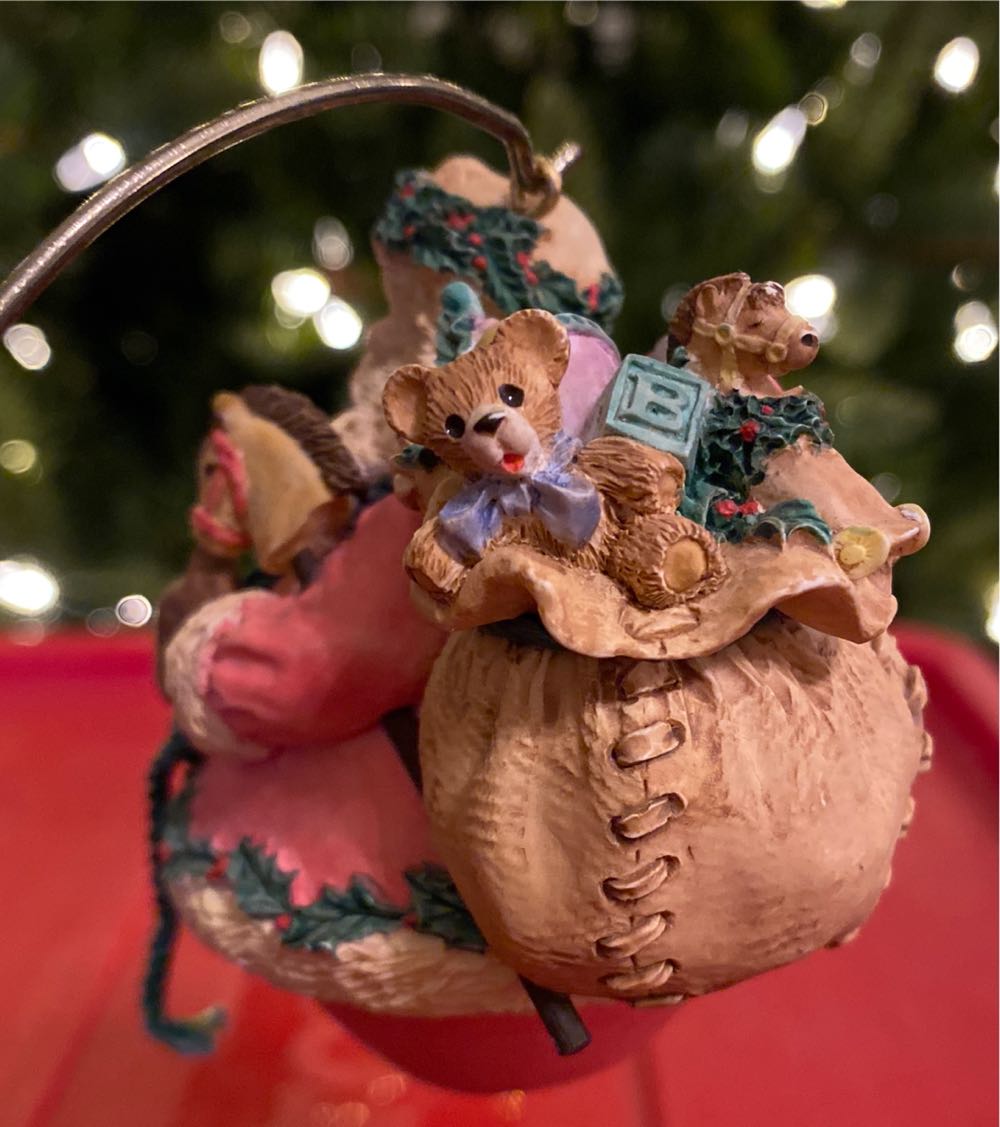 Jolly Holly Santa - Keepsake Ornament Collector’s Club (Santa) ornament collectible - Main Image 2