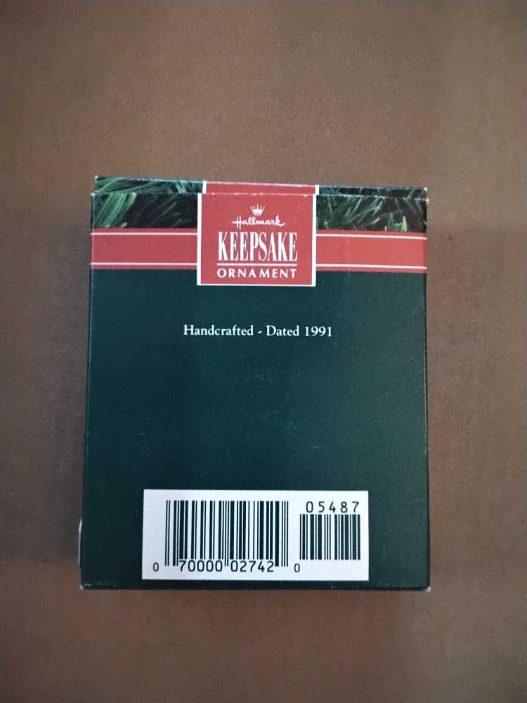 Sisters 1991  ornament collectible [Barcode 070000027420] - Main Image 2