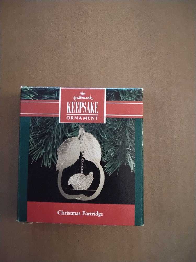 Christmas Partridge  ornament collectible [Barcode 070000027437] - Main Image 2