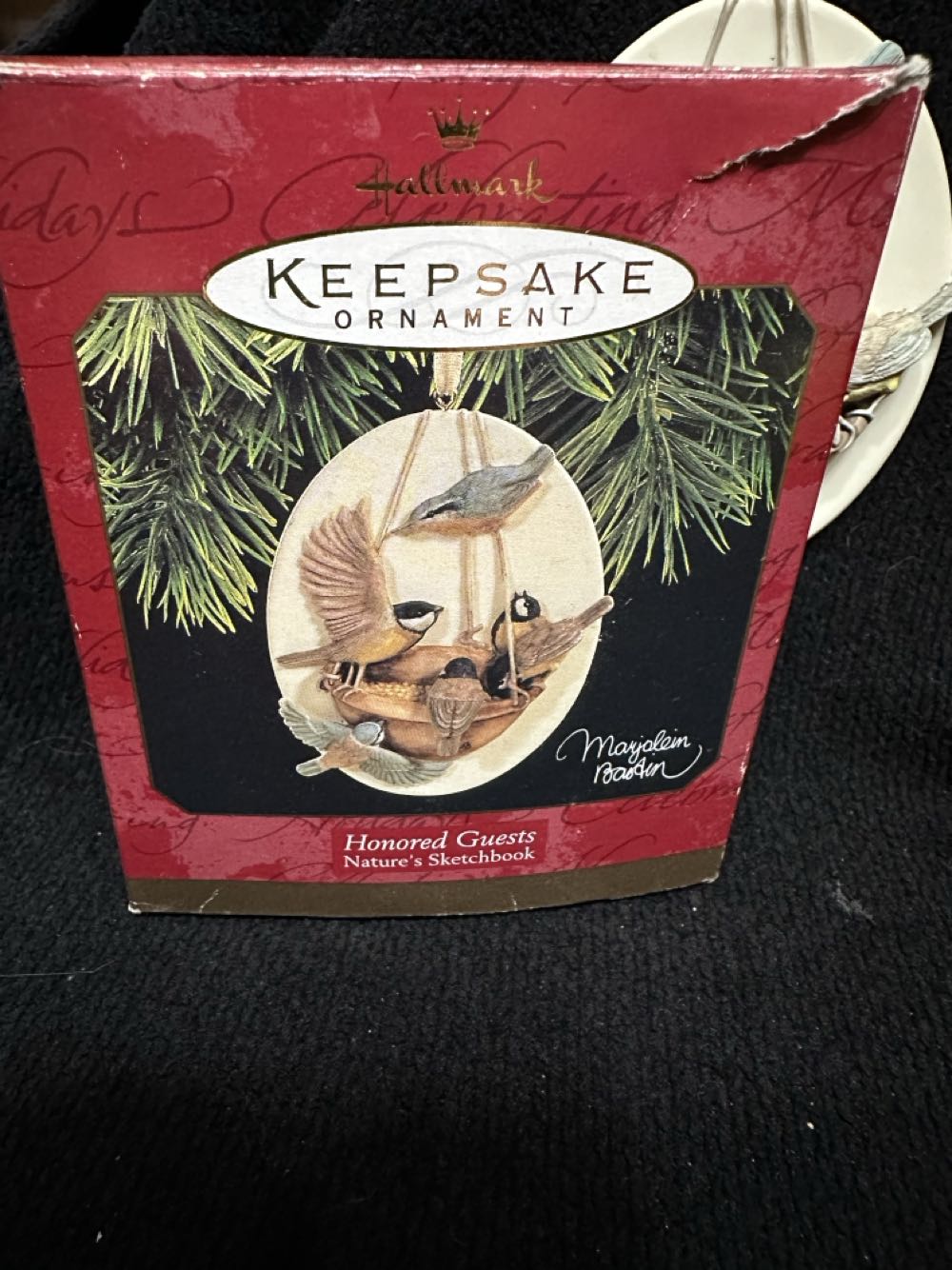 Honored Guests - Nature’s Sketchbook (Birds, Marjolein Bastin, Showcase, Nature’s Sketchbook) ornament collectible [Barcode 015012378320] - Main Image 3