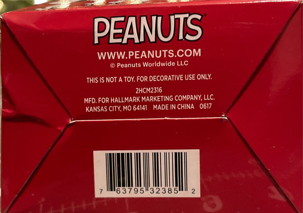 Charlie Brown w/Christmas Tree - Red Box (The Peanuts Gang) ornament collectible [Barcode 763795323852] - Main Image 3