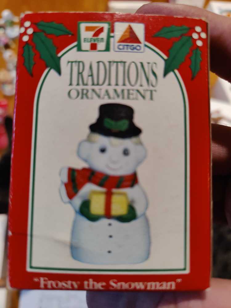 Frosty the Snowman  ornament collectible - Main Image 1