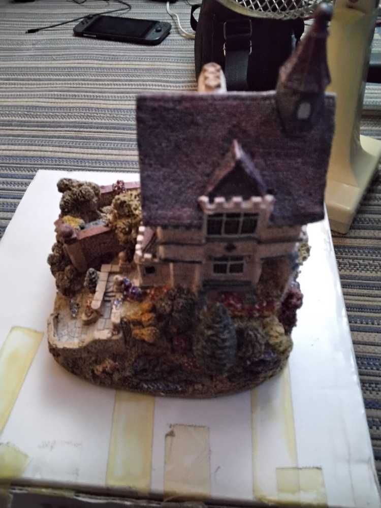 Secret Garden Cottage  ornament collectible - Main Image 2