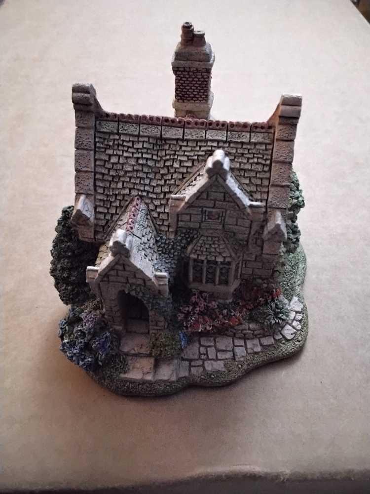 Collector’s Club 1992 Victorian Skater With Stand