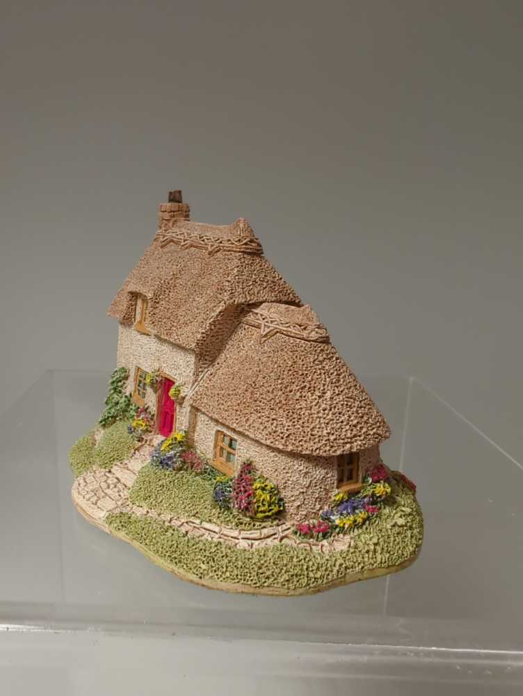 Pussy Willow Cottage - Lilliput Lane (Lilliput Lane Collector’s Club Worldwide) ornament collectible - Main Image 3