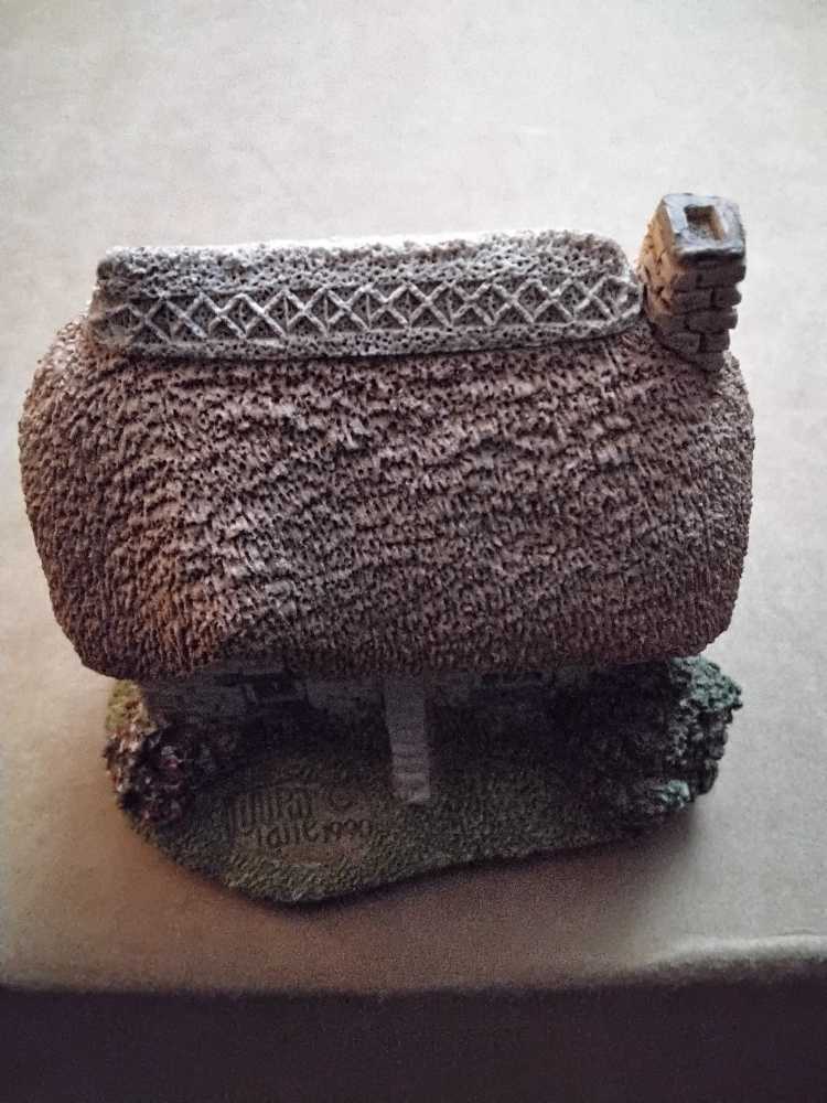 Wren Cottage  ornament collectible - Main Image 2