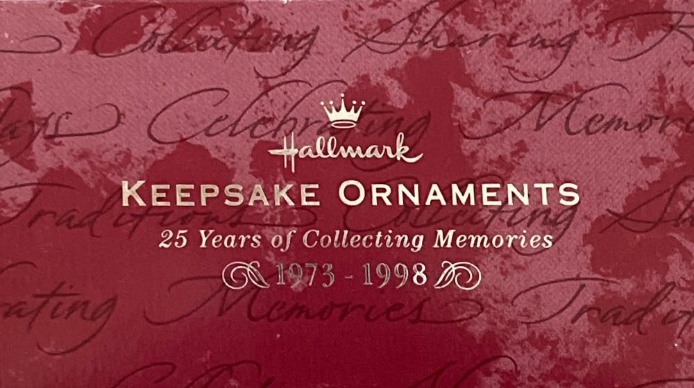 Hallmark Keepsake. Christmas. Blown Glass. 1998. Gold. Gifts For A King. Designed By Tracy Larsen. - Blown Glass (Gold: Gifts For A King) ornament collectible [Barcode 015012510508] - Main Image 4