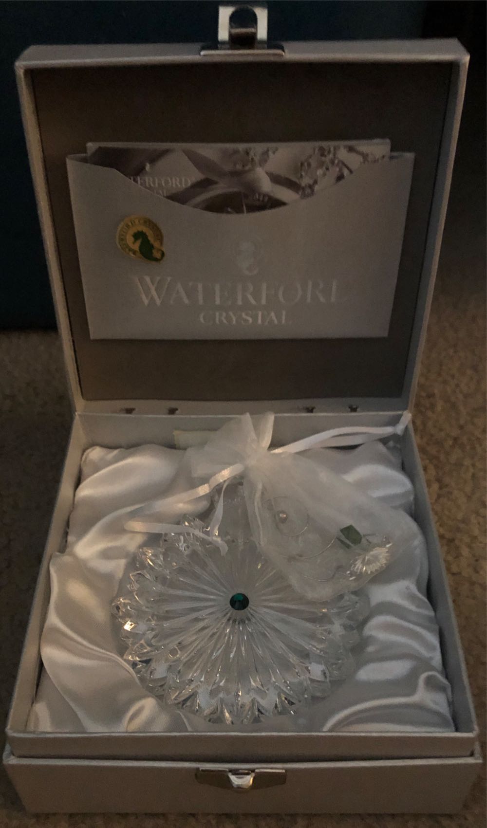 Snowflake Wishes-Emerald  ornament collectible [Barcode 024258510111] - Main Image 1