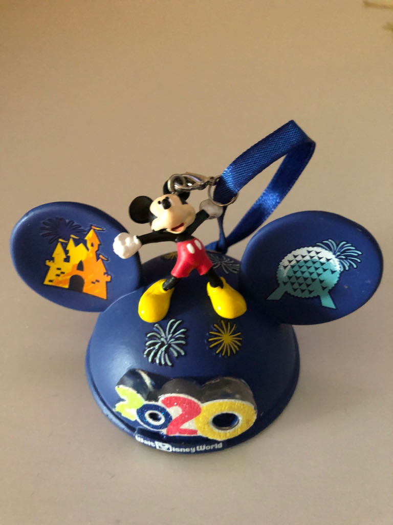 Easter Collection Collector’s Plate #2 Catching The Breeze