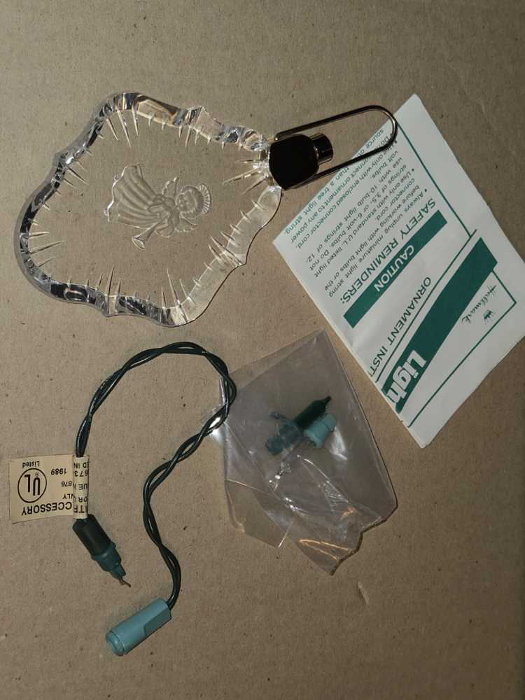 Angel Melody - Lighted Keepsake Magic ornament collectible - Main Image 4