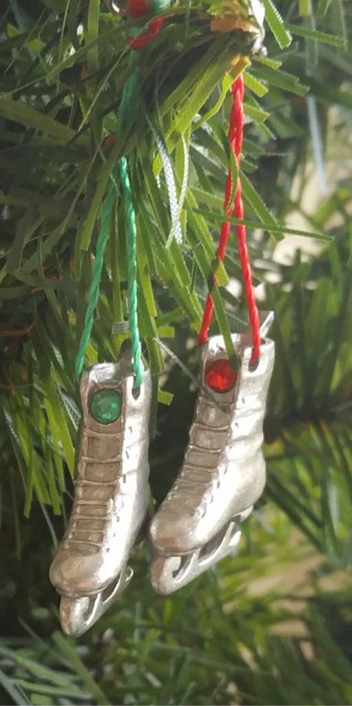 Sennheiser 835 Dynamic Wired Microphone W Sennheiser E835 Dynamic Microphone W Mic Clip & Cable Bundle Cardioid Vocal Handheld Xlr Pack Stand Professional Box 3 With E835s Switch Performance New Free Used Super Never Open On Off  (Ice Skates, Sports, Mini) ornament collectible [Barcode 015012680560] - Main Image 2