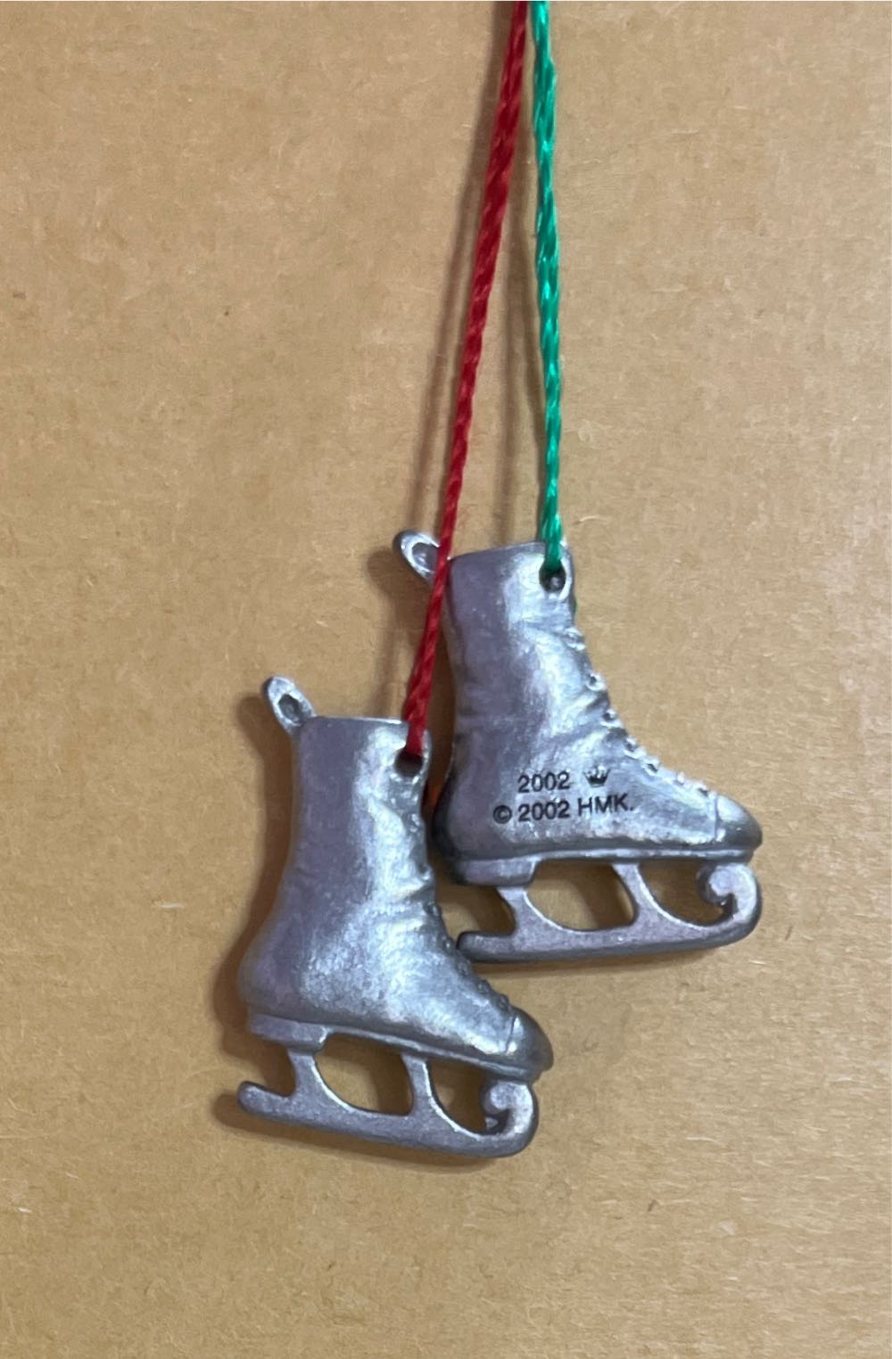 Sennheiser 835 Dynamic Wired Microphone W Sennheiser E835 Dynamic Microphone W Mic Clip & Cable Bundle Cardioid Vocal Handheld Xlr Pack Stand Professional Box 3 With E835s Switch Performance New Free Used Super Never Open On Off  (Ice Skates, Sports, Mini) ornament collectible [Barcode 015012680560] - Main Image 3