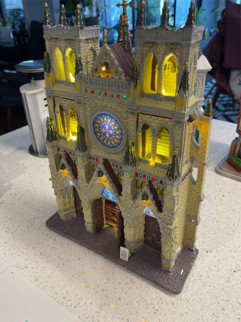 St. Patrick’s Cathedral #95916 - Caddington (Facade) ornament collectible [Barcode 728162959164] - Main Image 2