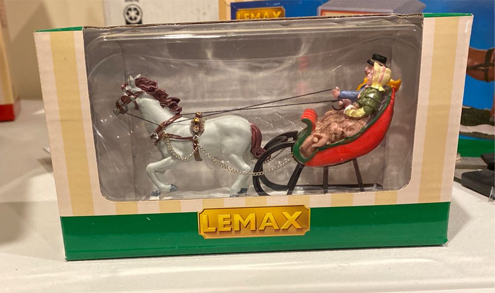 Stubby Santa With Wreath On Head