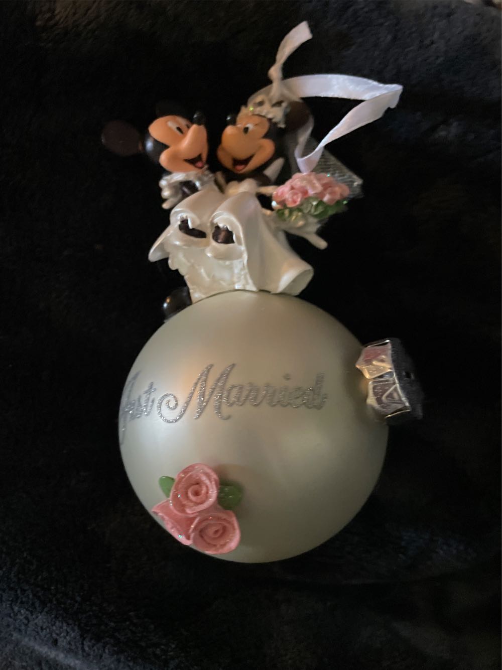 Minnie And Mickey Just Married 2013 ornament collectible - Main Image 1