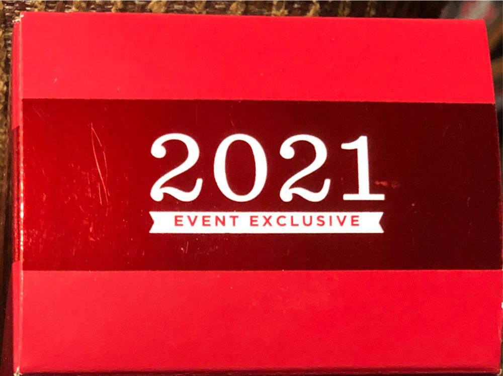 Whitaker Q. Snowden - Special Edition - Snow Top Lodge (Snowman) ornament collectible - Main Image 4