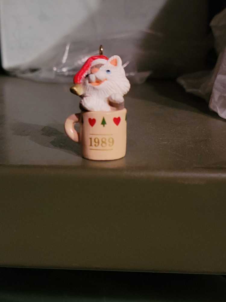 DINOS - Metallic Apatosaurus - Hobby Lobby